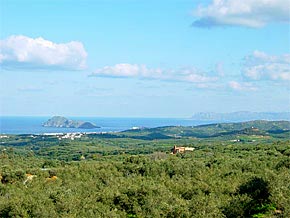 Des vues imprenables sur la baie de Chania et la rserve de chvres sauvages de lle Theodoni.