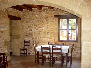 A large salon/sitting/dining room